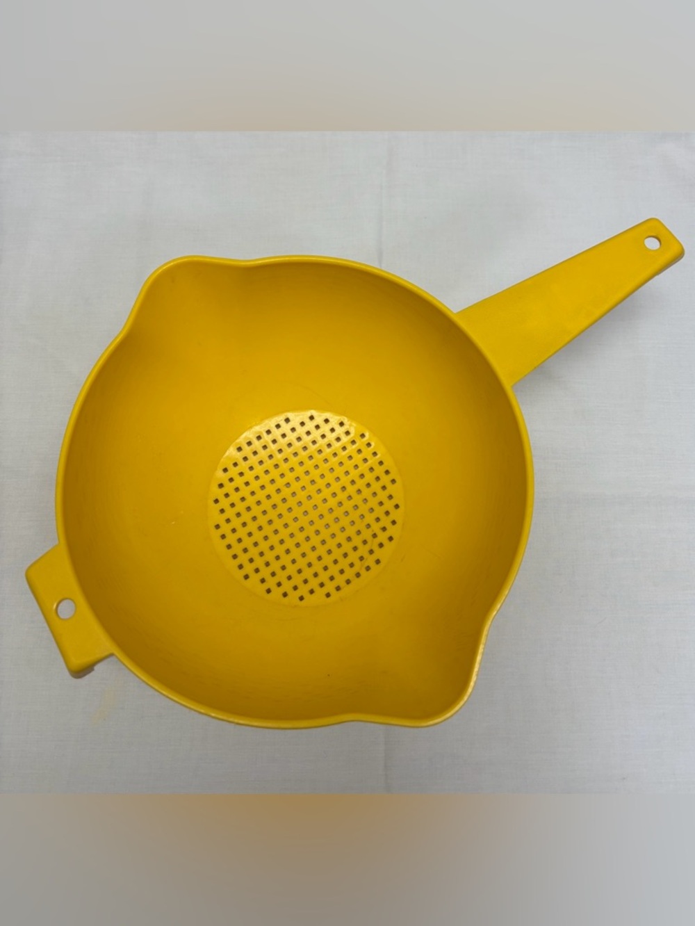 Vintage Tupperware Yellow 2 Qt Strainer/Colander 1523-7 Yellow